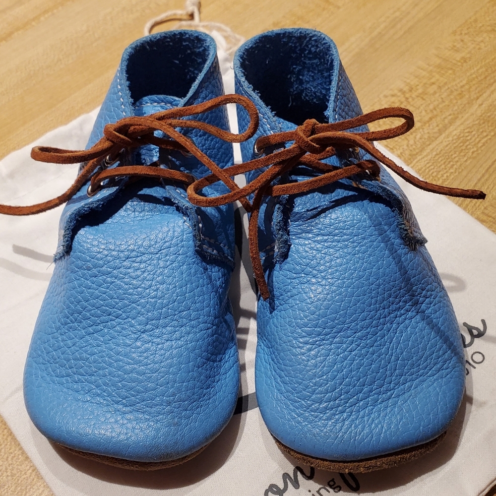 💙 Size 6, Mon Petit Oxfords, Backyard Blue 💙 soft sole